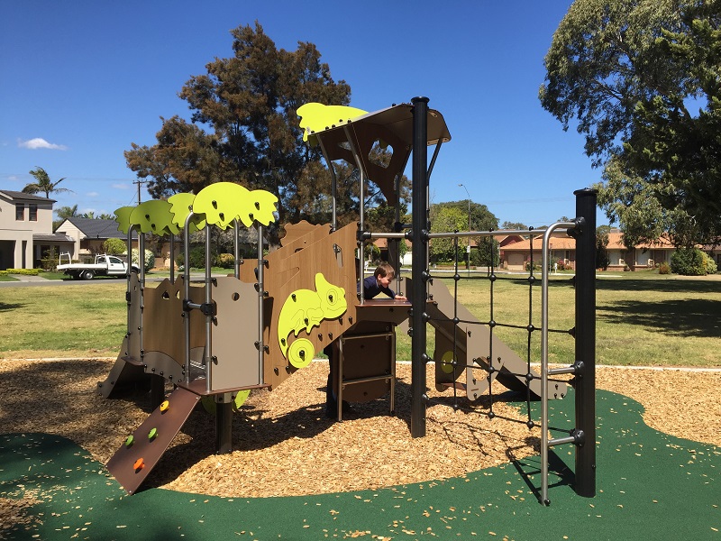 Adventure multiplay at Cummins Reserve Playground