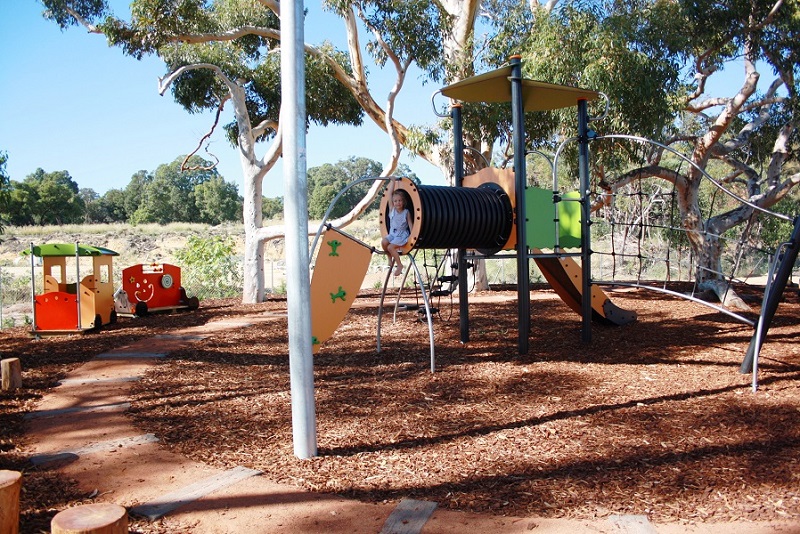 Byford on the Scarp Playground